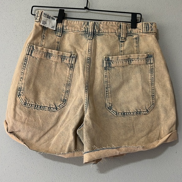 WE THE FREE Khaki/Denim Palmer Shorts - Picture 3 of 8